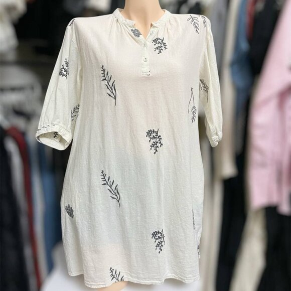 Tops - Boho Floral Print Henley Blouse White Black Leaf Pattern